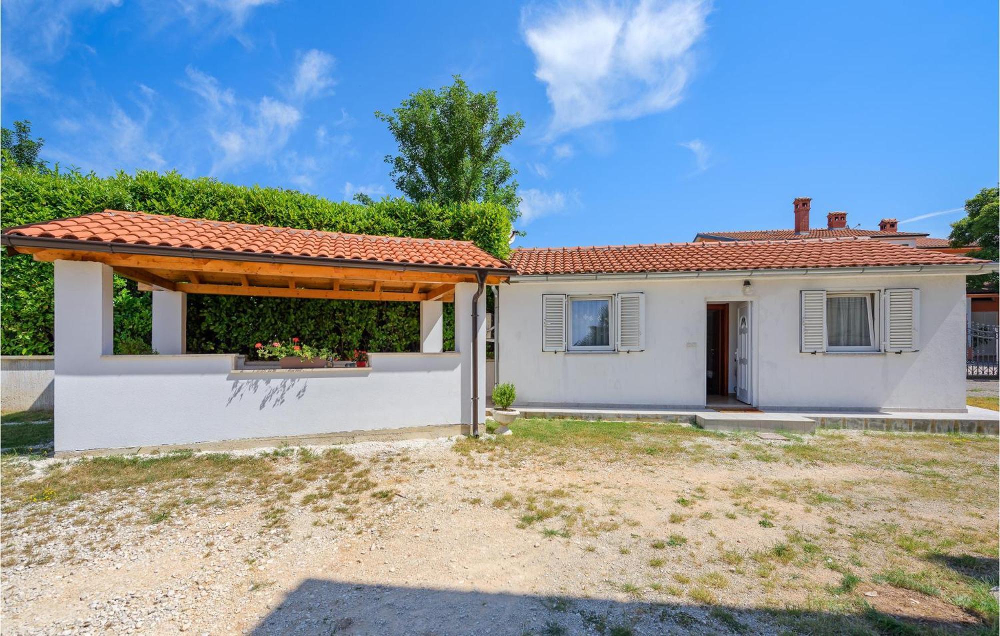 Awesome Home In Zminj With Wifi Exterior foto