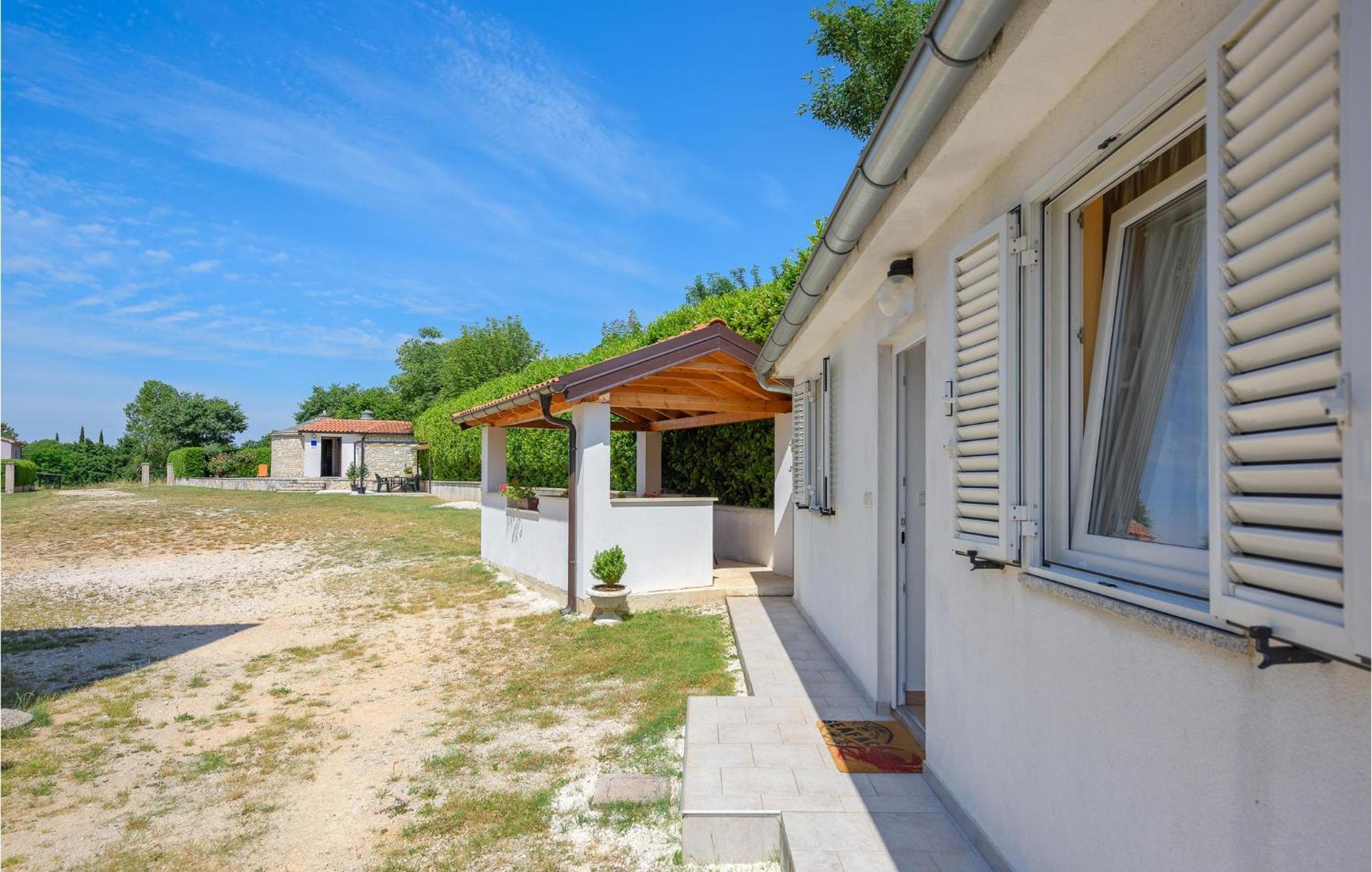 Awesome Home In Zminj With Wifi Exterior foto