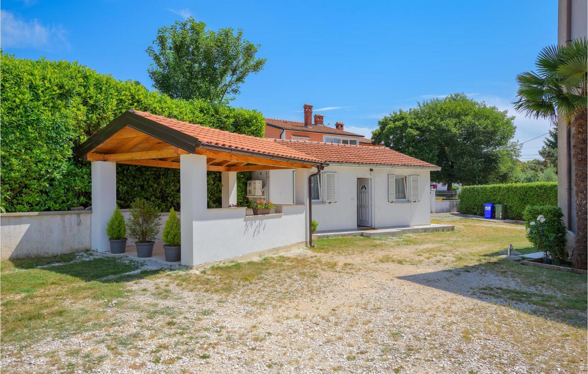 Awesome Home In Zminj With Wifi Exterior foto